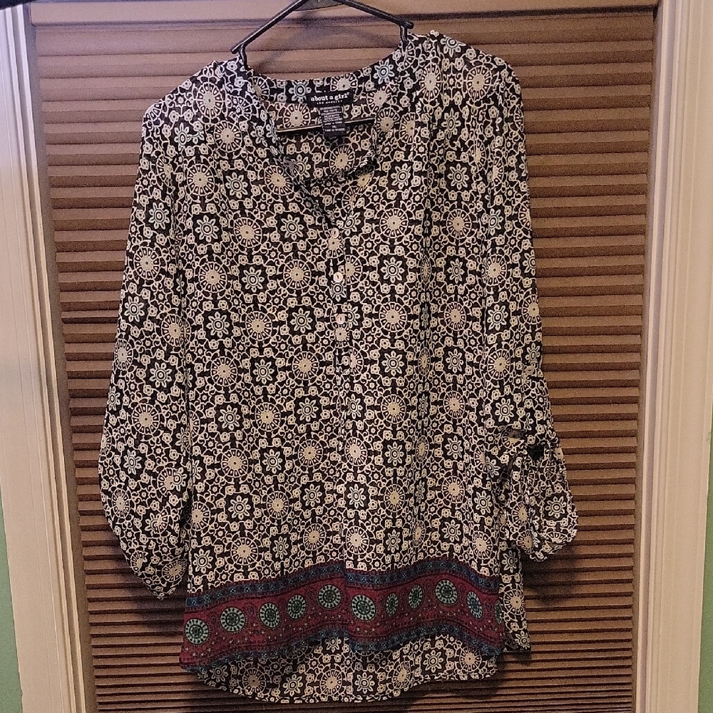 About A Girl Black and White Floral Blouse